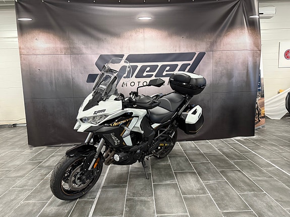 Kawasaki Versys 1100 SE Grand Tourer DEMO 3 of 16