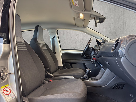 Volkswagen UP! 9 of 19