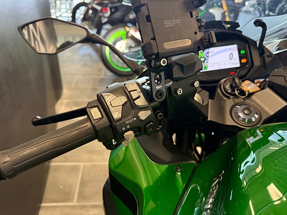 Kawasaki Ninja 1100SX SE DEMO 19 of 21