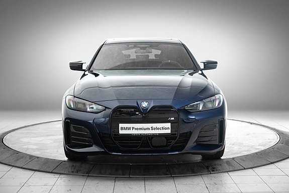 BMW i4 8 of 26