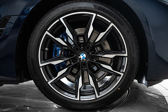 BMW i4 10 of 26
