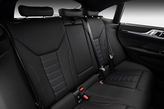 BMW i4 22 of 26