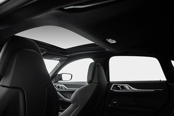 BMW i4 21 of 26