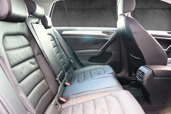 Volkswagen e-Golf VII 14 of 30