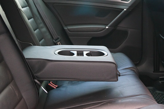 Volkswagen e-Golf VII 16 of 30