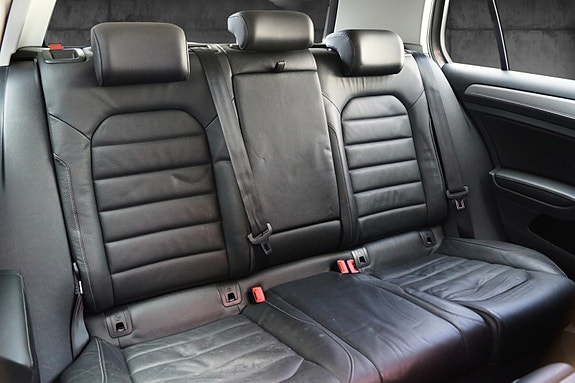 Volkswagen e-Golf VII 13 of 30
