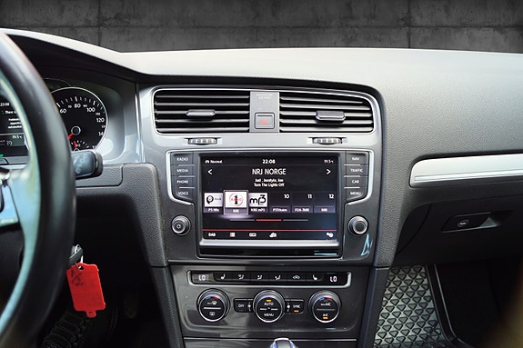 Volkswagen e-Golf VII 10 of 30