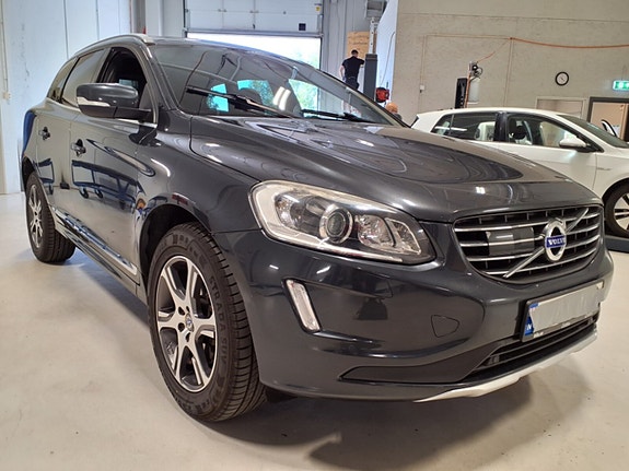 Volvo XC60 8 of 23