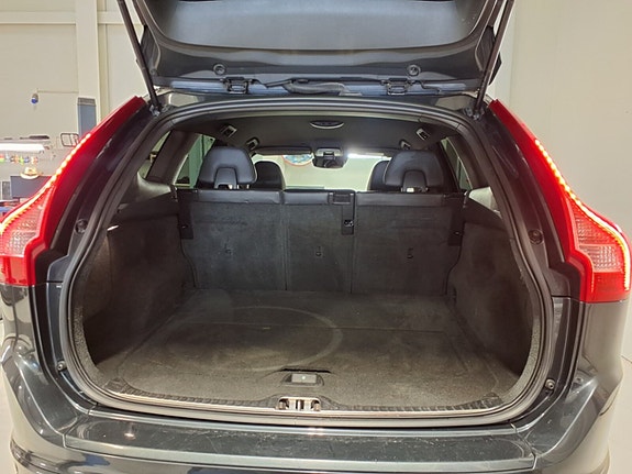 Volvo XC60 18 of 23