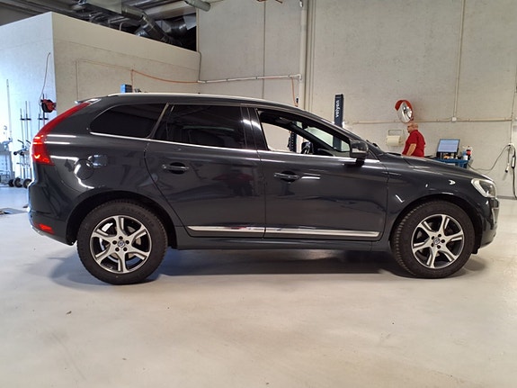 Volvo XC60 7 of 23