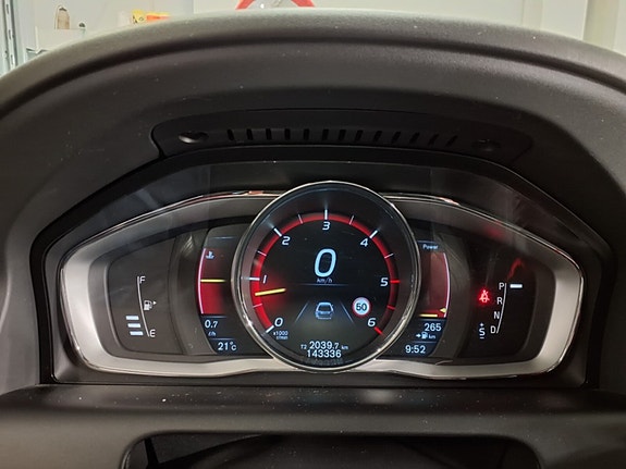 Volvo XC60 12 of 23