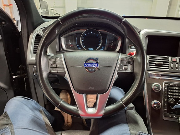 Volvo XC60 13 of 23