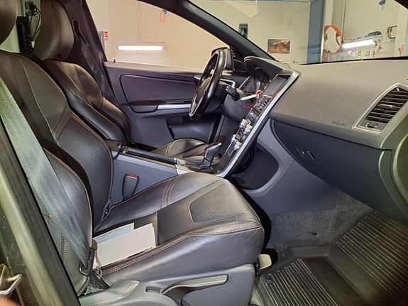 Volvo XC60 17 of 23