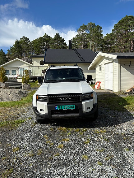 Toyota Land Cruiser 3 of 20