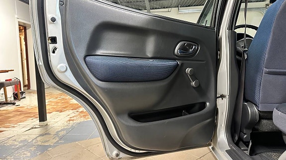 Suzuki Ignis 9 of 17