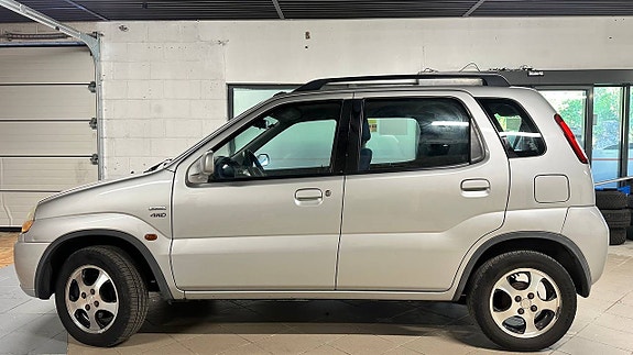 Suzuki Ignis 2 of 17