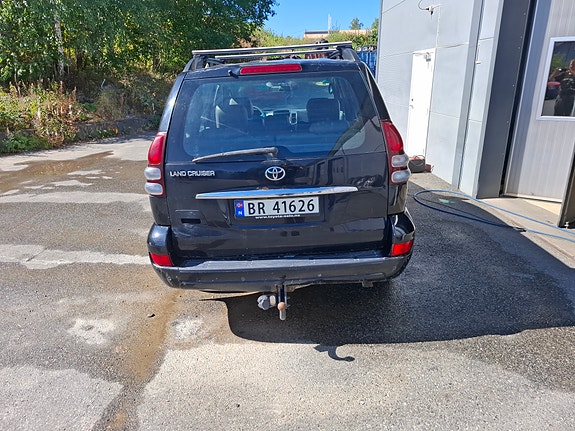 Toyota Land Cruiser 5 of 12