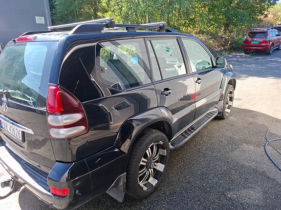 Toyota Land Cruiser 6 of 12