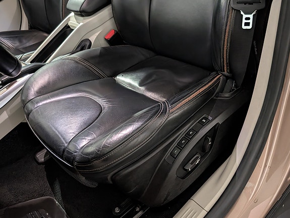 Volvo V40 13 of 19