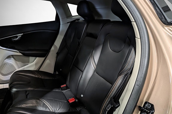 Volvo V40 16 of 19