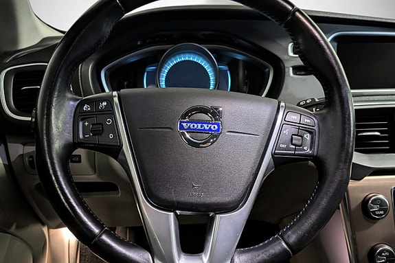 Volvo V40 15 of 19
