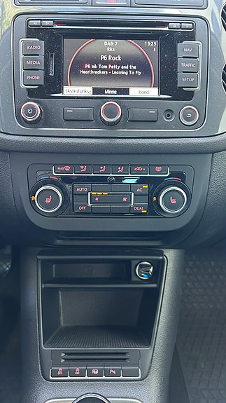 Volkswagen Tiguan 17 of 23