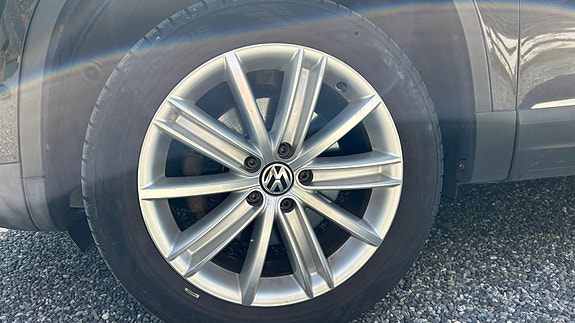Volkswagen Tiguan 5 of 23