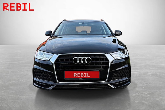 Audi Q3 2 of 21