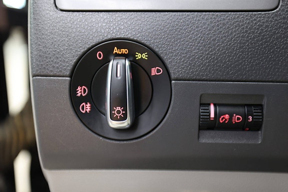 Volkswagen Caravelle 29 of 30