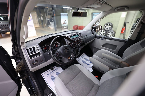 Volkswagen Caravelle 27 of 30