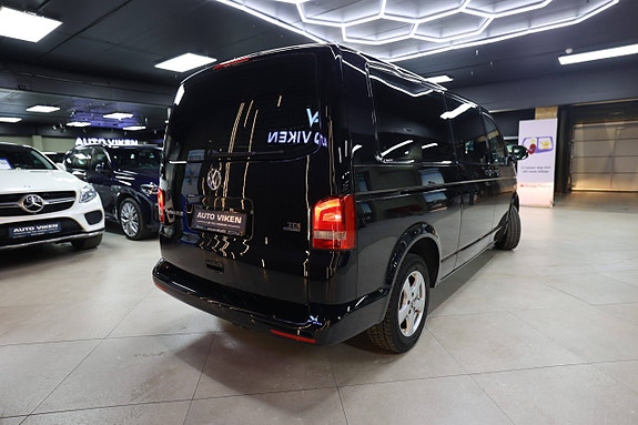 Volkswagen Caravelle 8 of 30