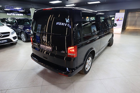 Volkswagen Caravelle 17 of 30