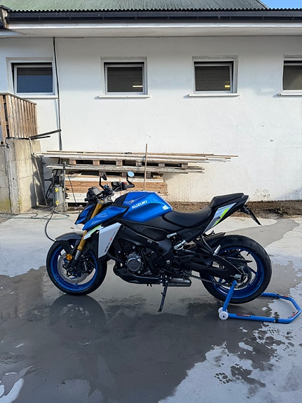 Suzuki GSX-S 1000 3 of 10