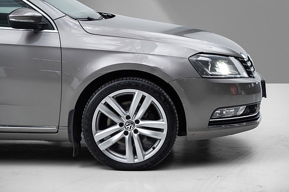 Volkswagen Passat 8 of 24