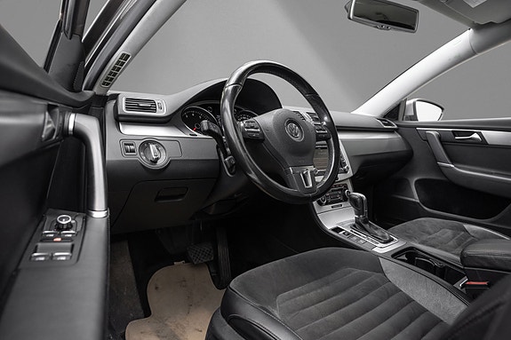 Volkswagen Passat 14 of 24