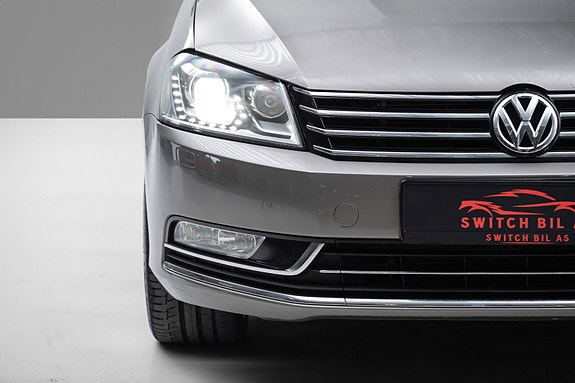 Volkswagen Passat 3 of 24