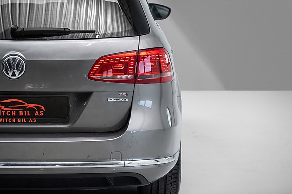 Volkswagen Passat 4 of 24