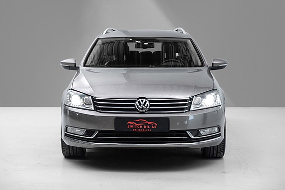 Volkswagen Passat 2 of 24