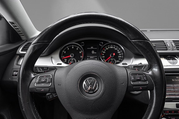 Volkswagen Passat 17 of 24