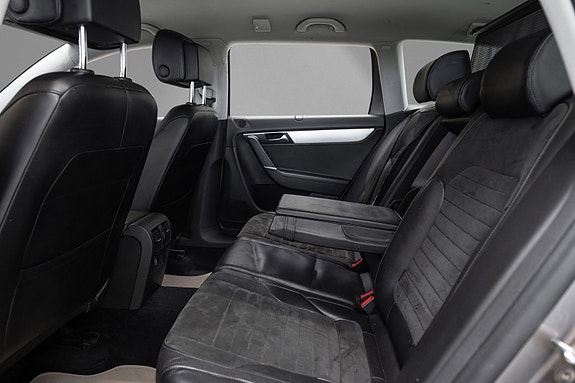 Volkswagen Passat 15 of 24