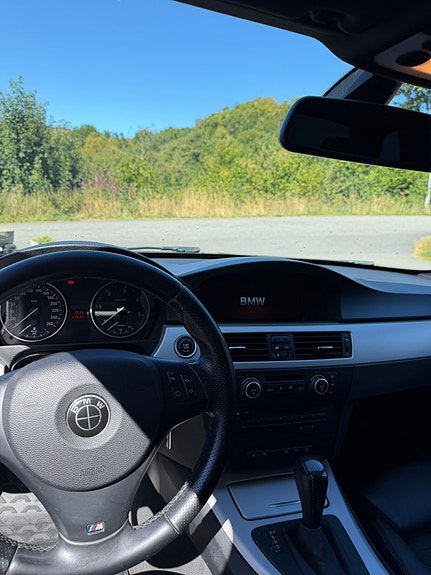 BMW 330d 7 of 16