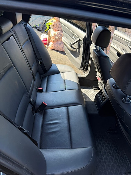 BMW 330d 11 of 16