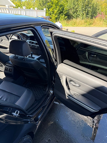BMW 330d 10 of 16
