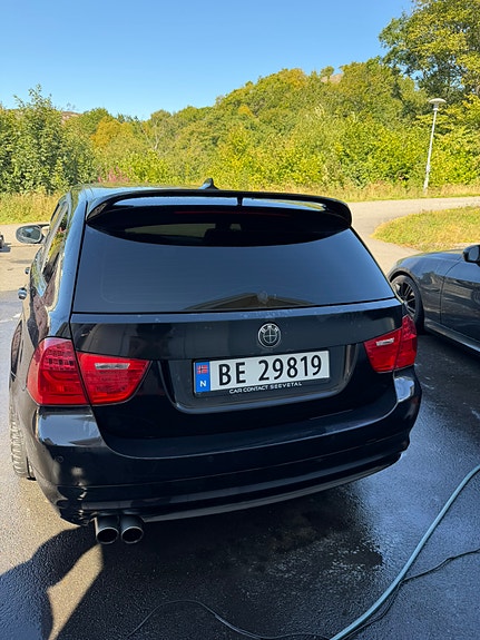 BMW 330d 6 of 16