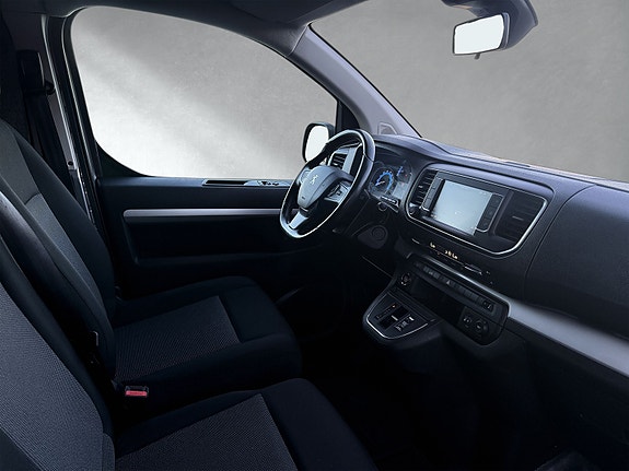 Peugeot e-Expert 17 of 30