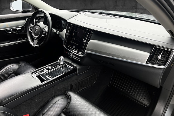 Volvo V90 21 of 30