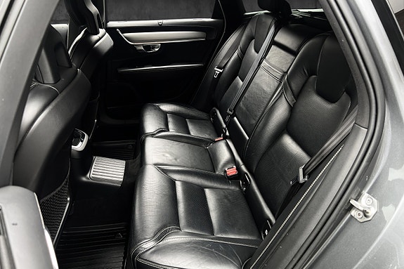 Volvo V90 27 of 30