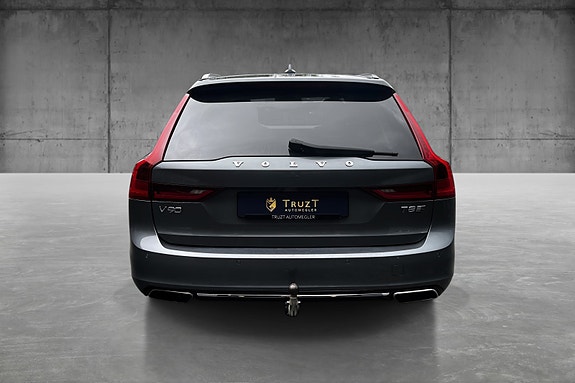 Volvo V90 10 of 30