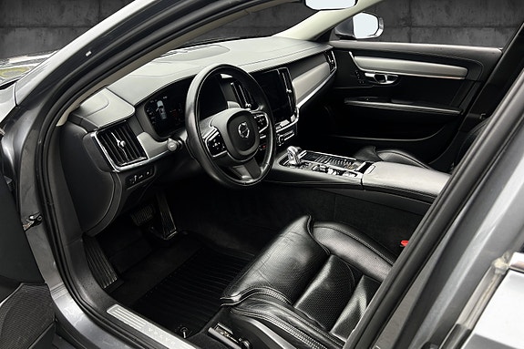 Volvo V90 14 of 30