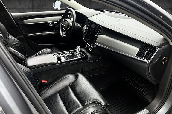 Volvo V90 22 of 30
